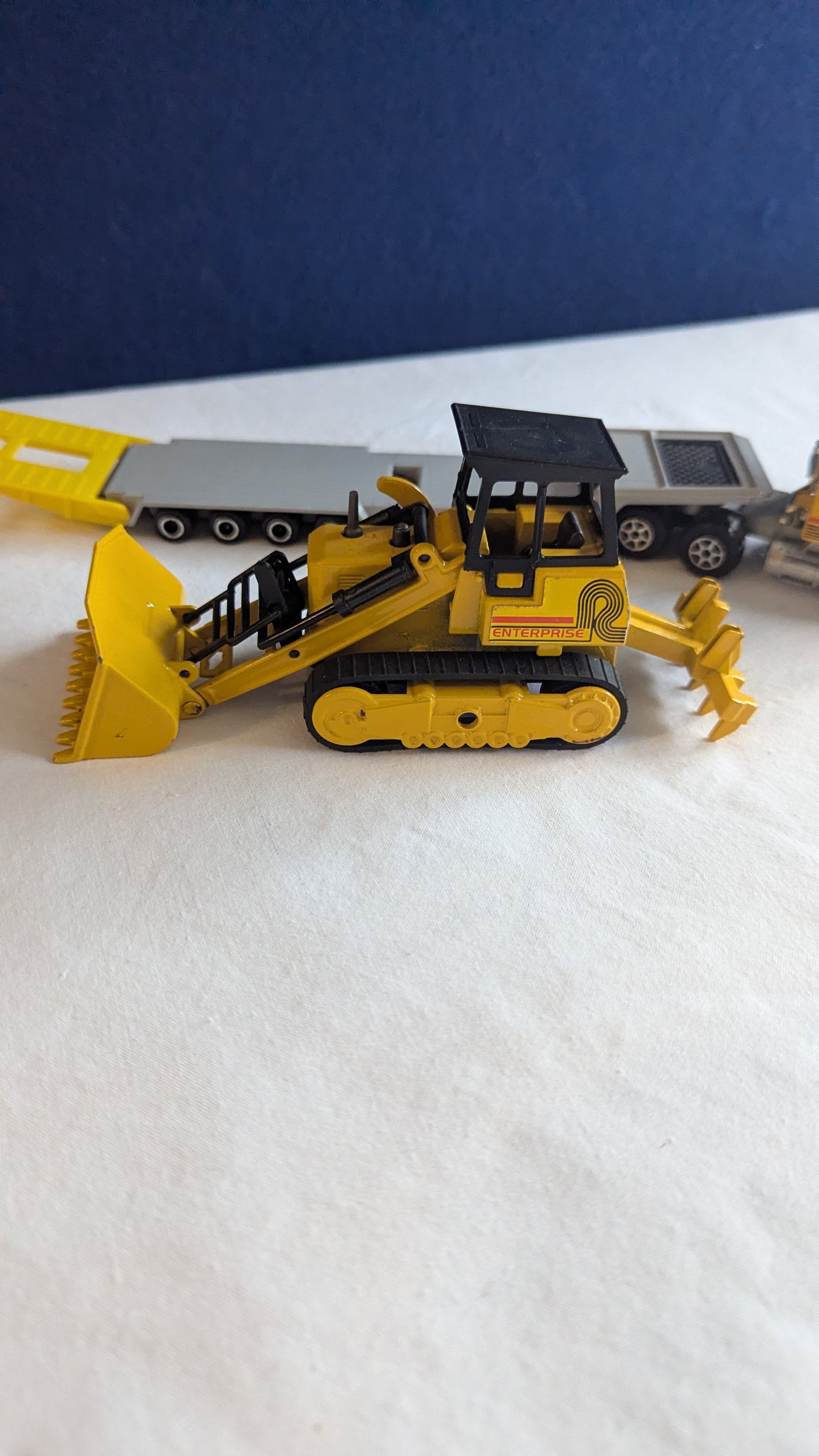 Majorette 3097 1:60 Diecast Super Movers Bulldozer & Transporter