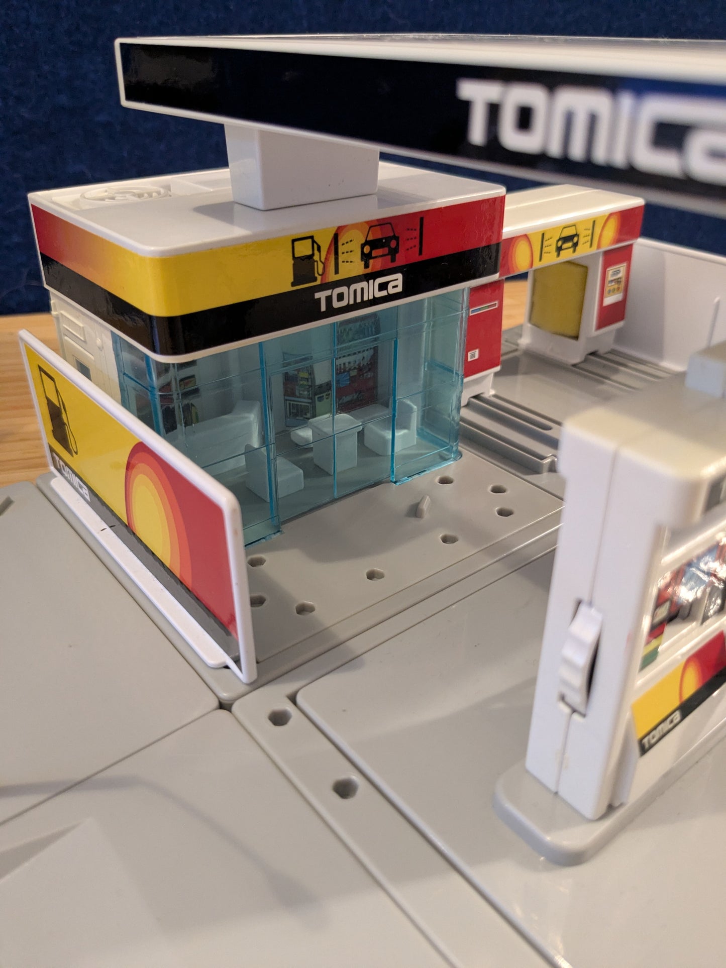 Tomy Tomica Petrol/Gas Station