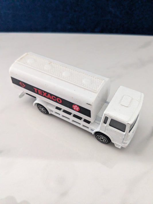 Selection of 4 Corgi Vehicles (2 x Trucks & 2 Cars)