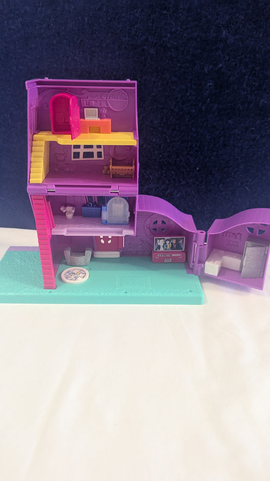 Mattel Polly Pocket Pollyville Pocket House Playset GFP42