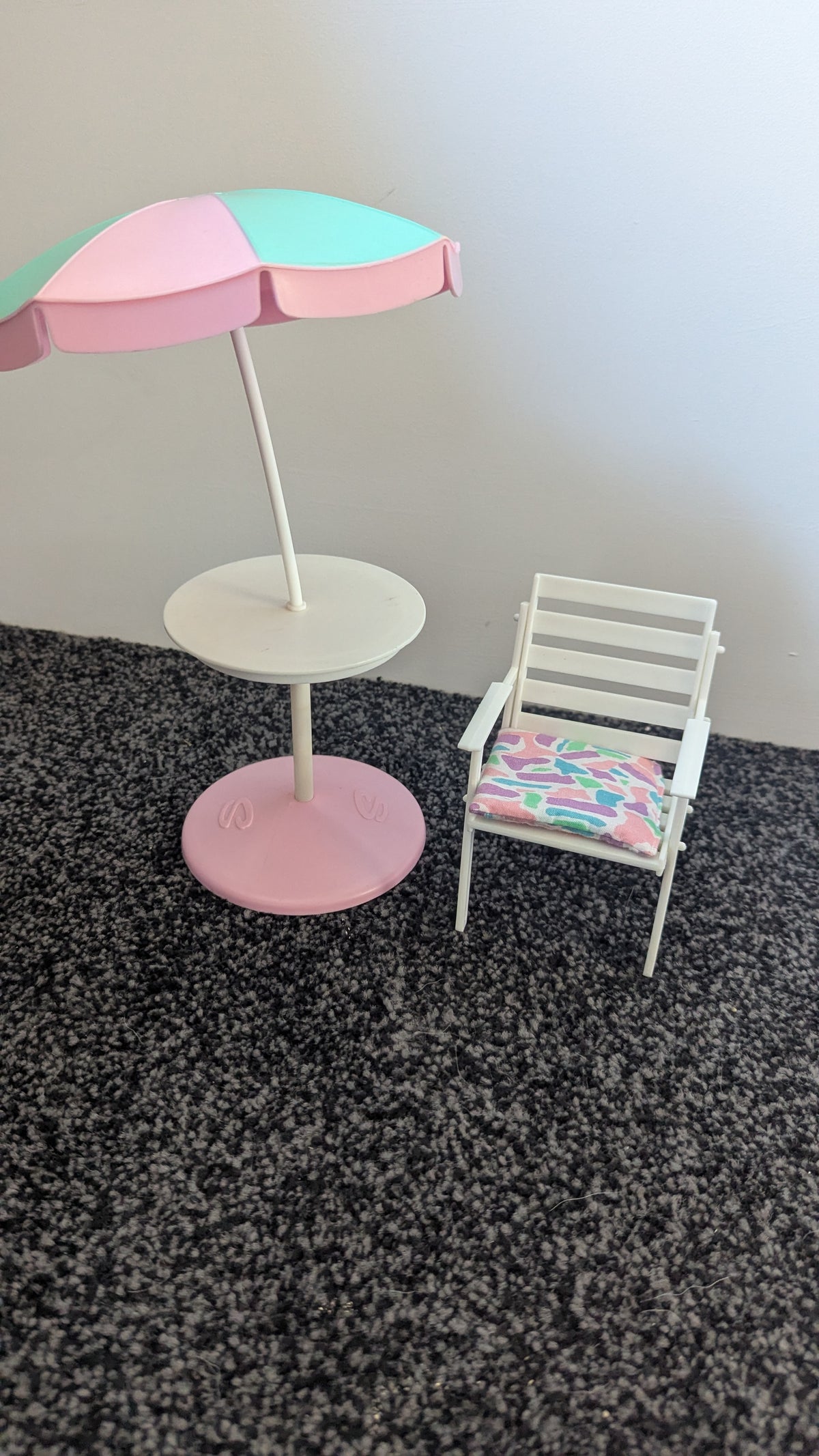 Vintage Sindy Garden Chair & Parasol