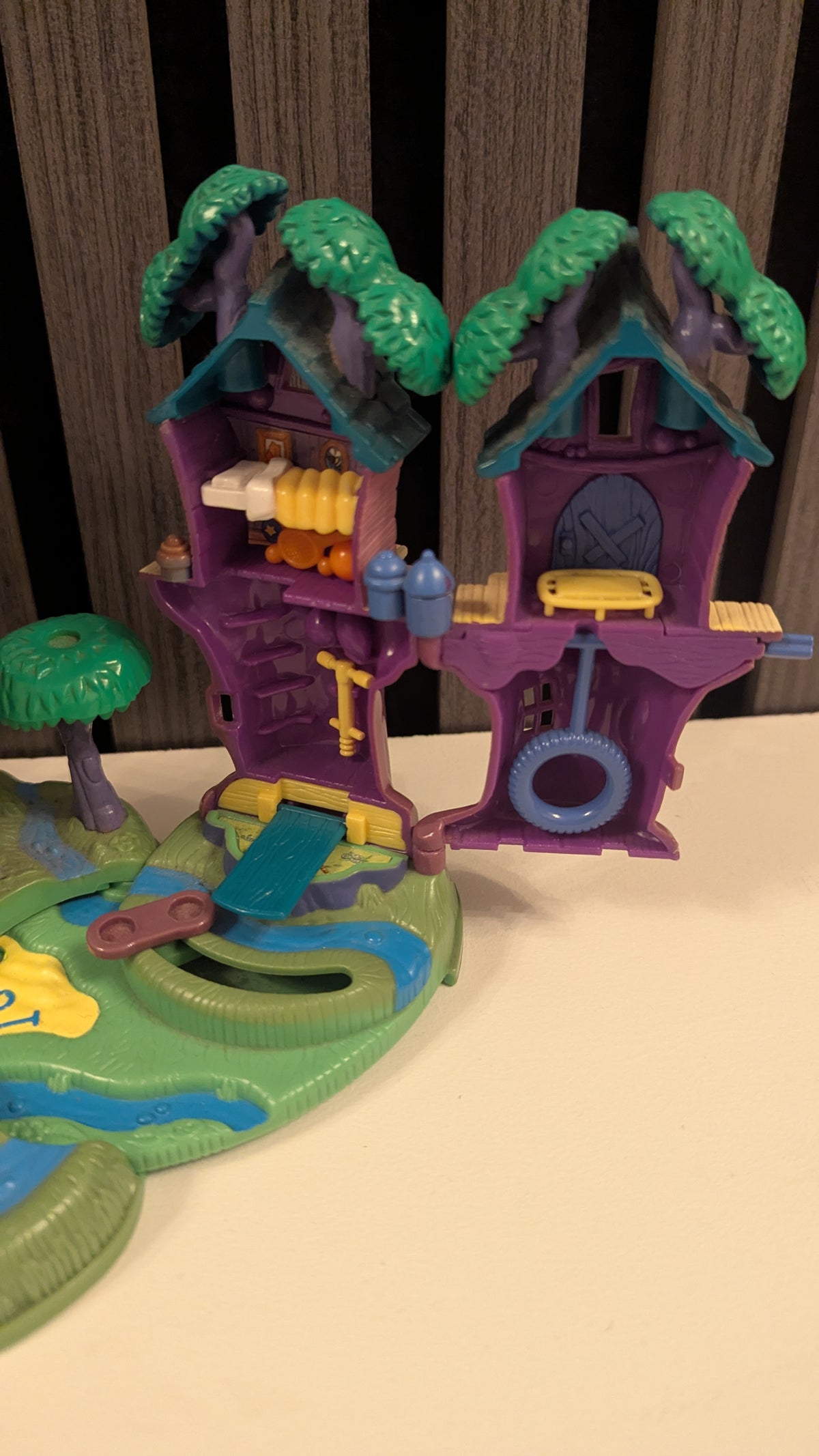 Polly Pocket Winnie the Pooh Hundred Acre Wood Treehouse Set (1998)