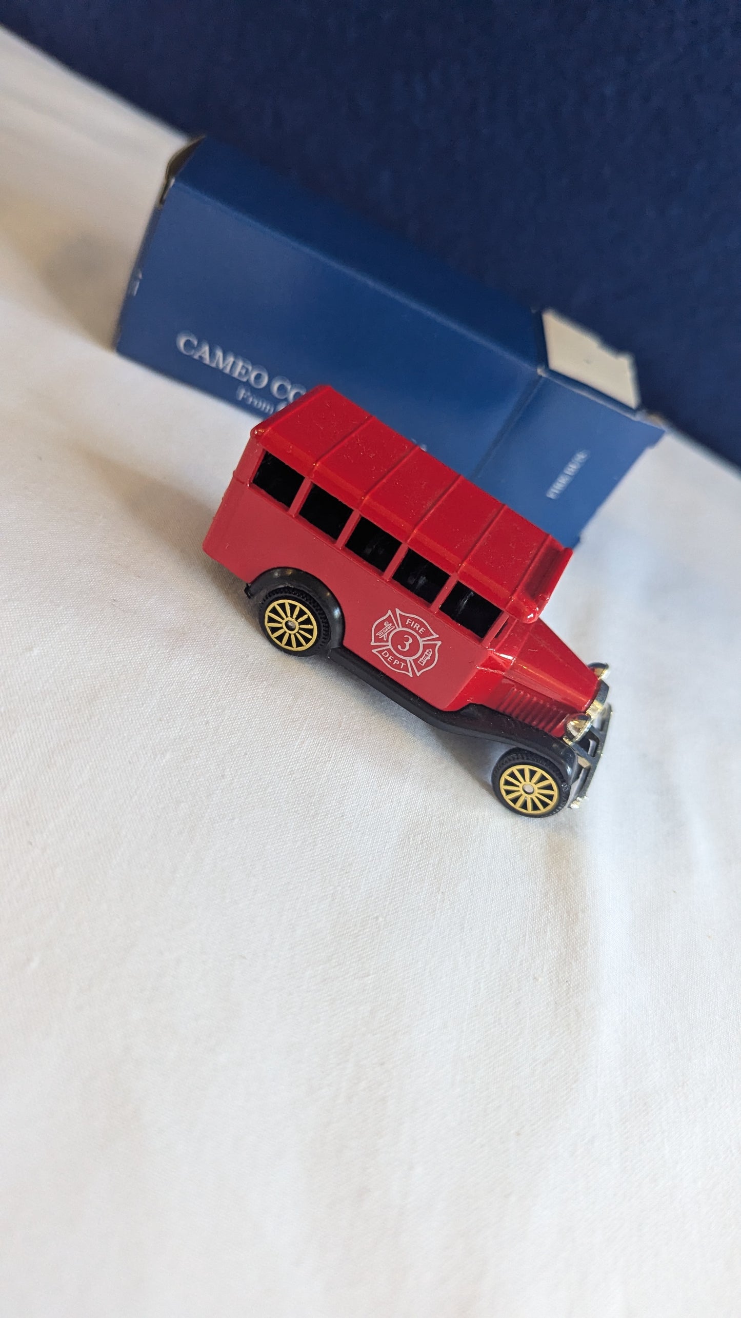 Corgi Cameo Collection Vehicle - Fire Bus