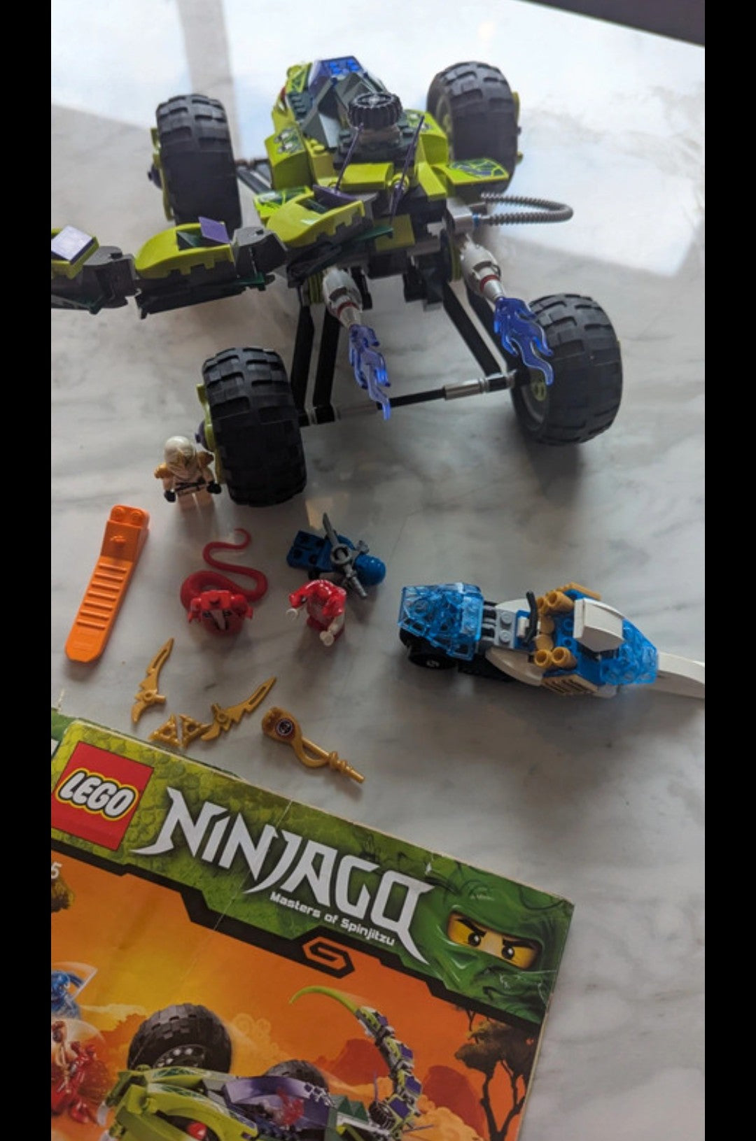 Lego Ninjago 9445 Fangpyre Truck Ambush