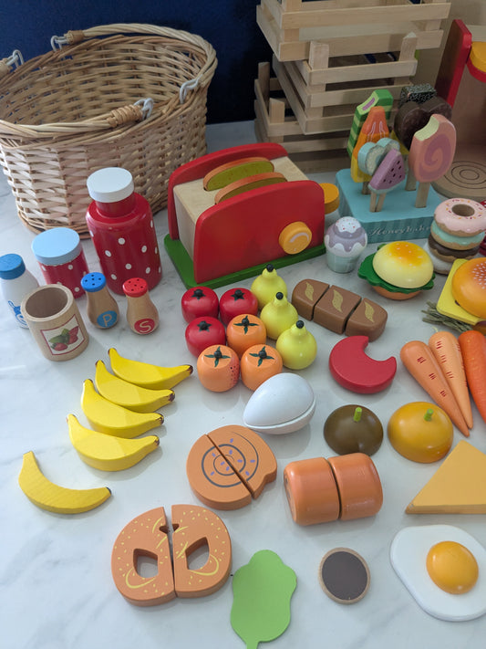 Selection of Wooden Food, Utensils & Accessories