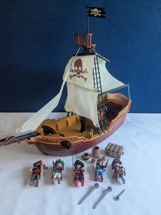 Playmobil 5618 Pirate Ship (plus additional Pirates)