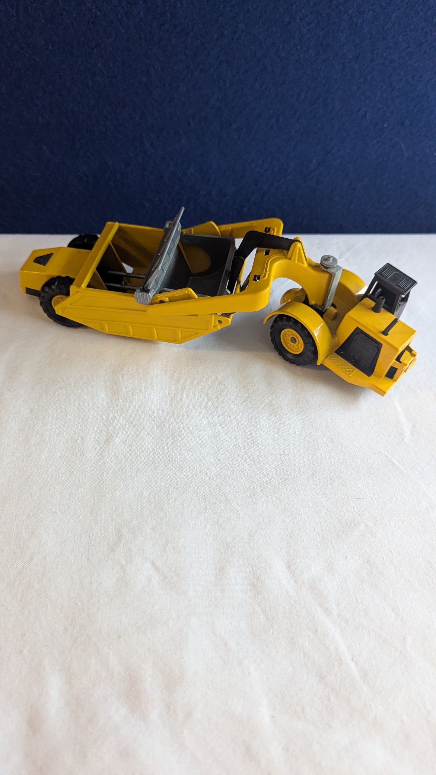 Majorette 4510 Diecast 1:50 Scraper
