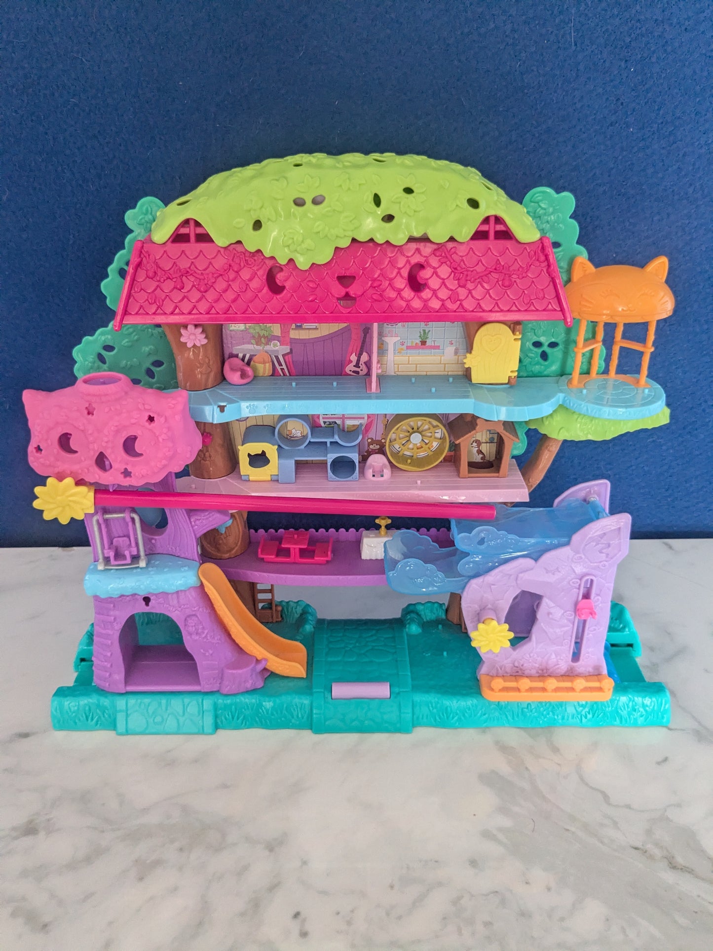 Mattel Polly Pocket Pollyville Pet Adventure Treehouse