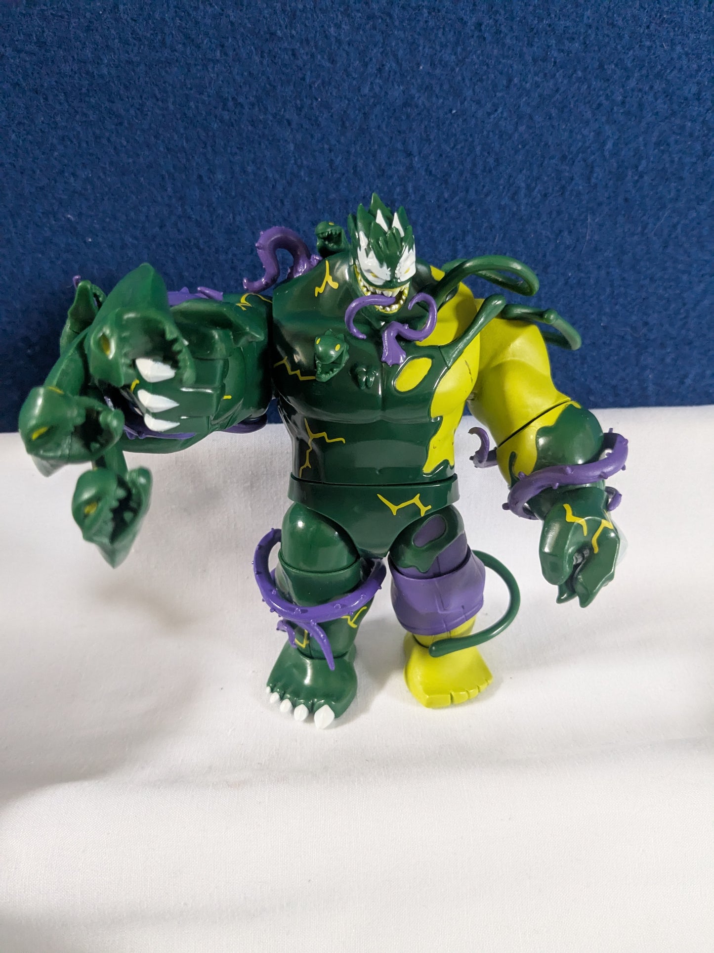 Disney Marvel Toy Box 6" Figure - Venomised Hulk