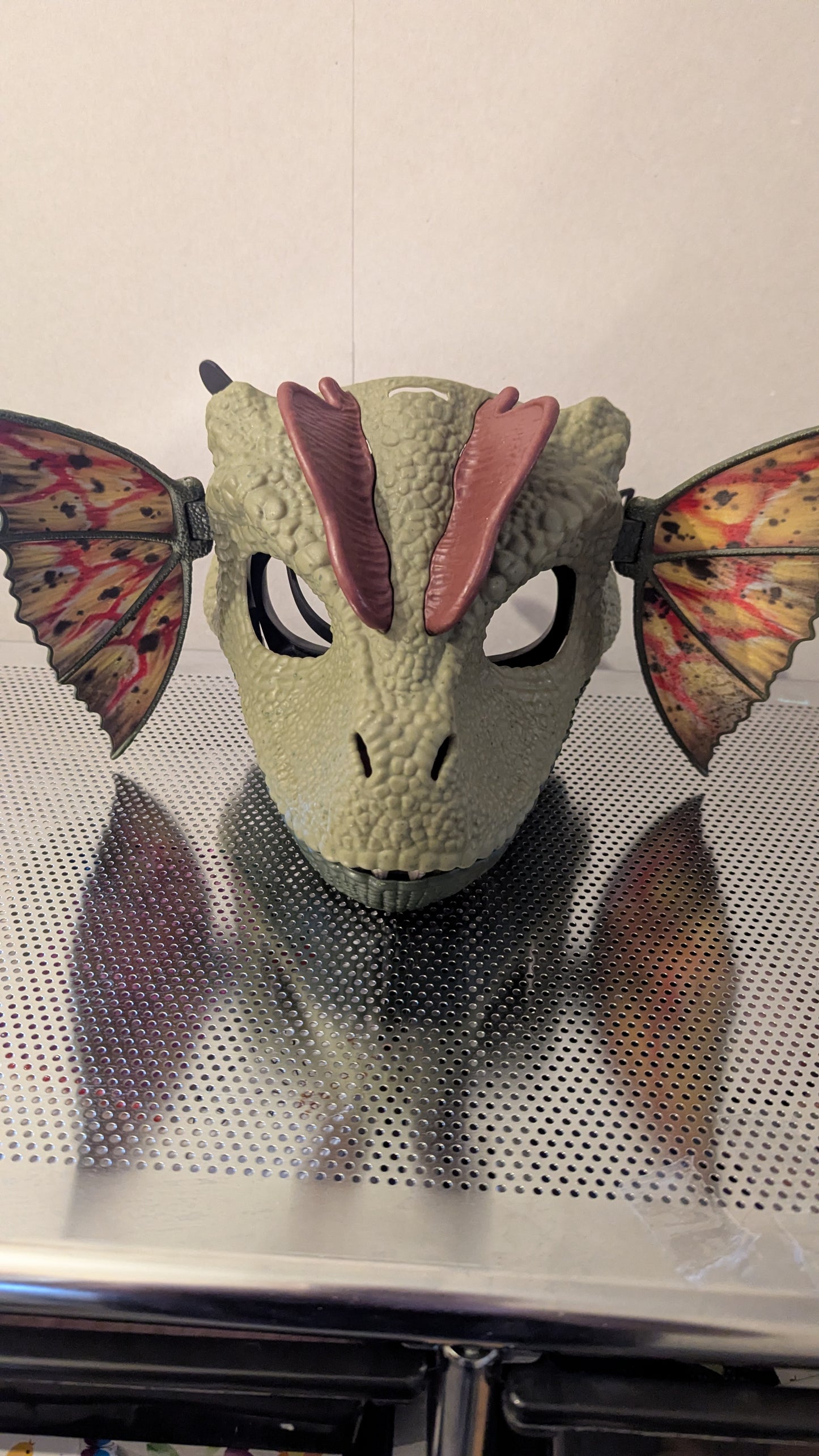 Jurassic World Venom Launchin Dilophosaurus Mask