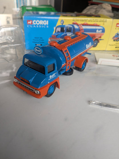 Classics Ford Thames Trader Elliptical Tanker "Gulf Oil" 30401