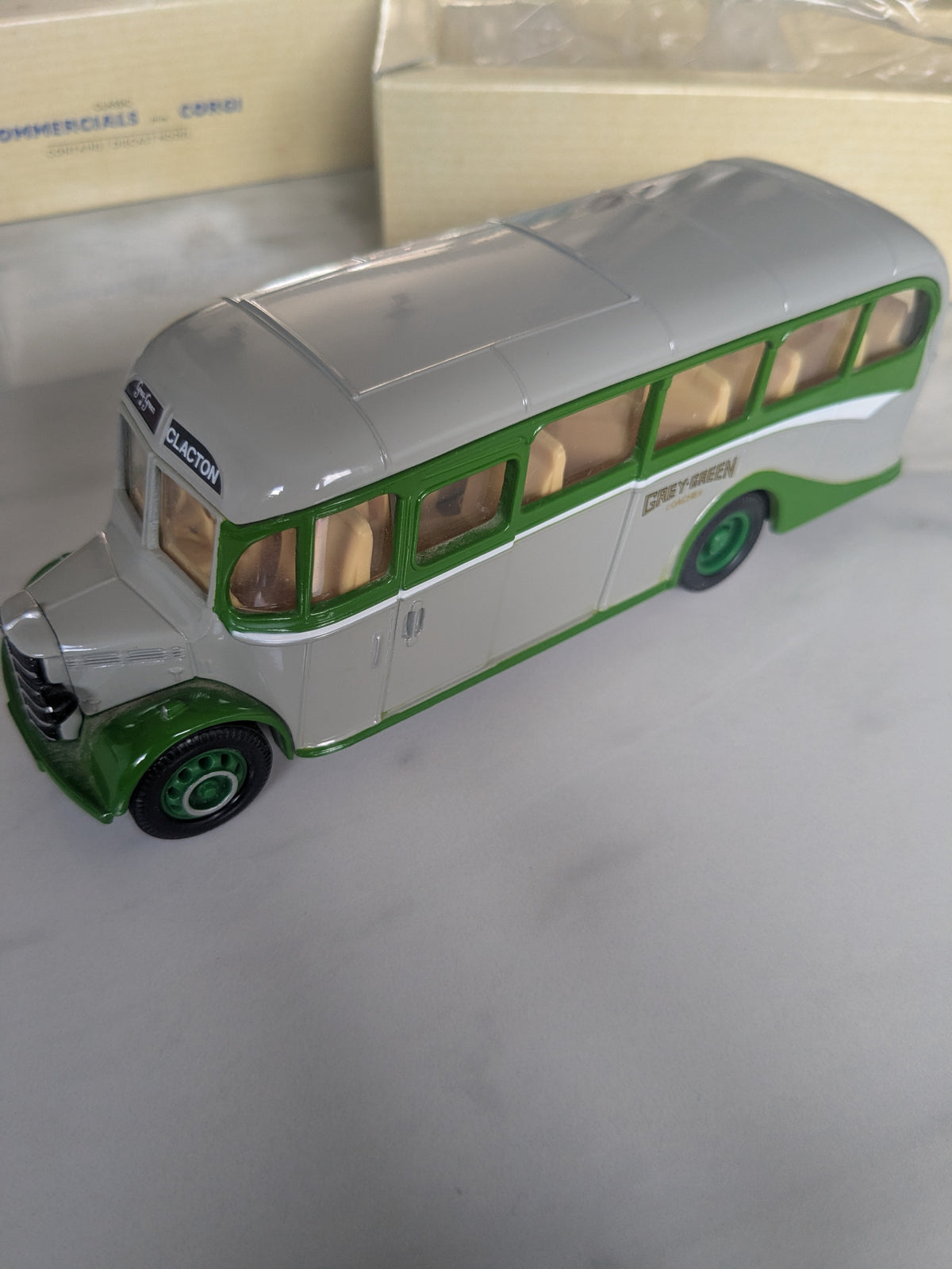 Classics 1:50 Bedford OB Coach in Grey Green Livery 98163 Limited Edition 3652/14000
