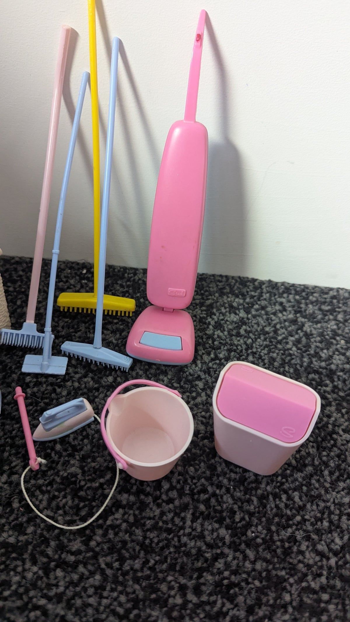 Vintage Sindy Household Accessories Bundle