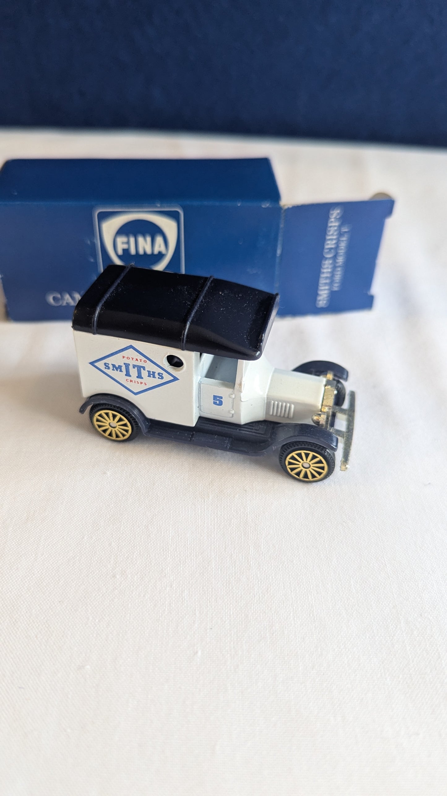 Corgi Cameo Collection Vehicle - Smiths Crisps Ford Model T