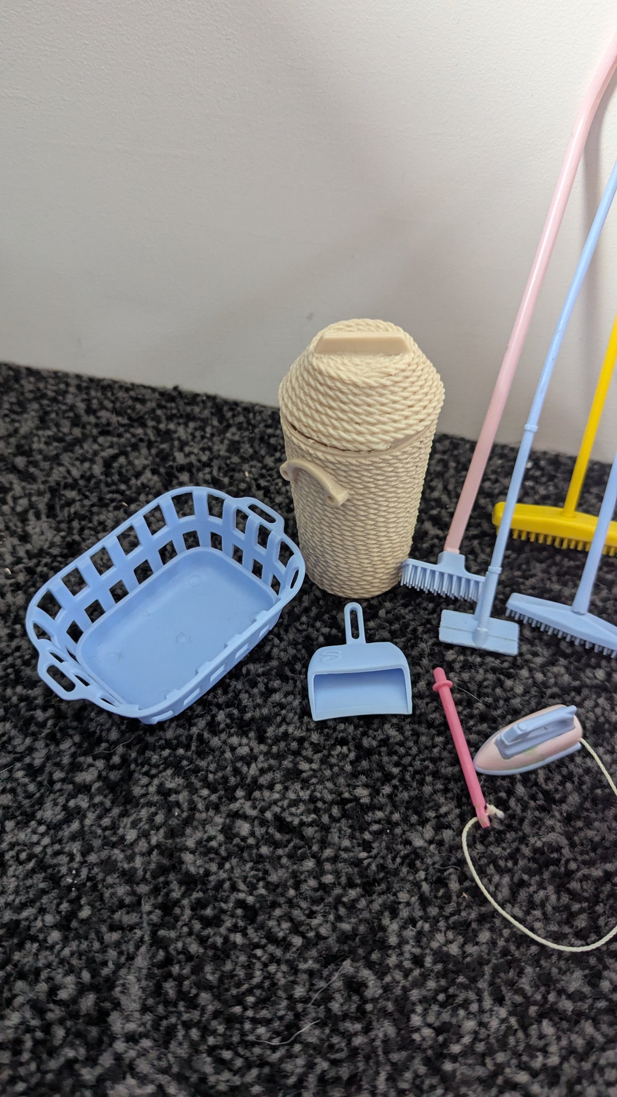 Vintage Sindy Household Accessories Bundle