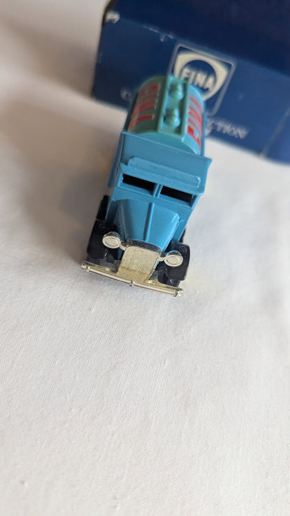 Corgi Cameo Collection Vehicle - Fina Morris Tanker