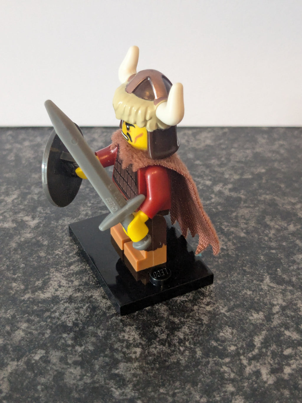 71007 Collectible Minifigures Series 12 2014 - Hun Warrior