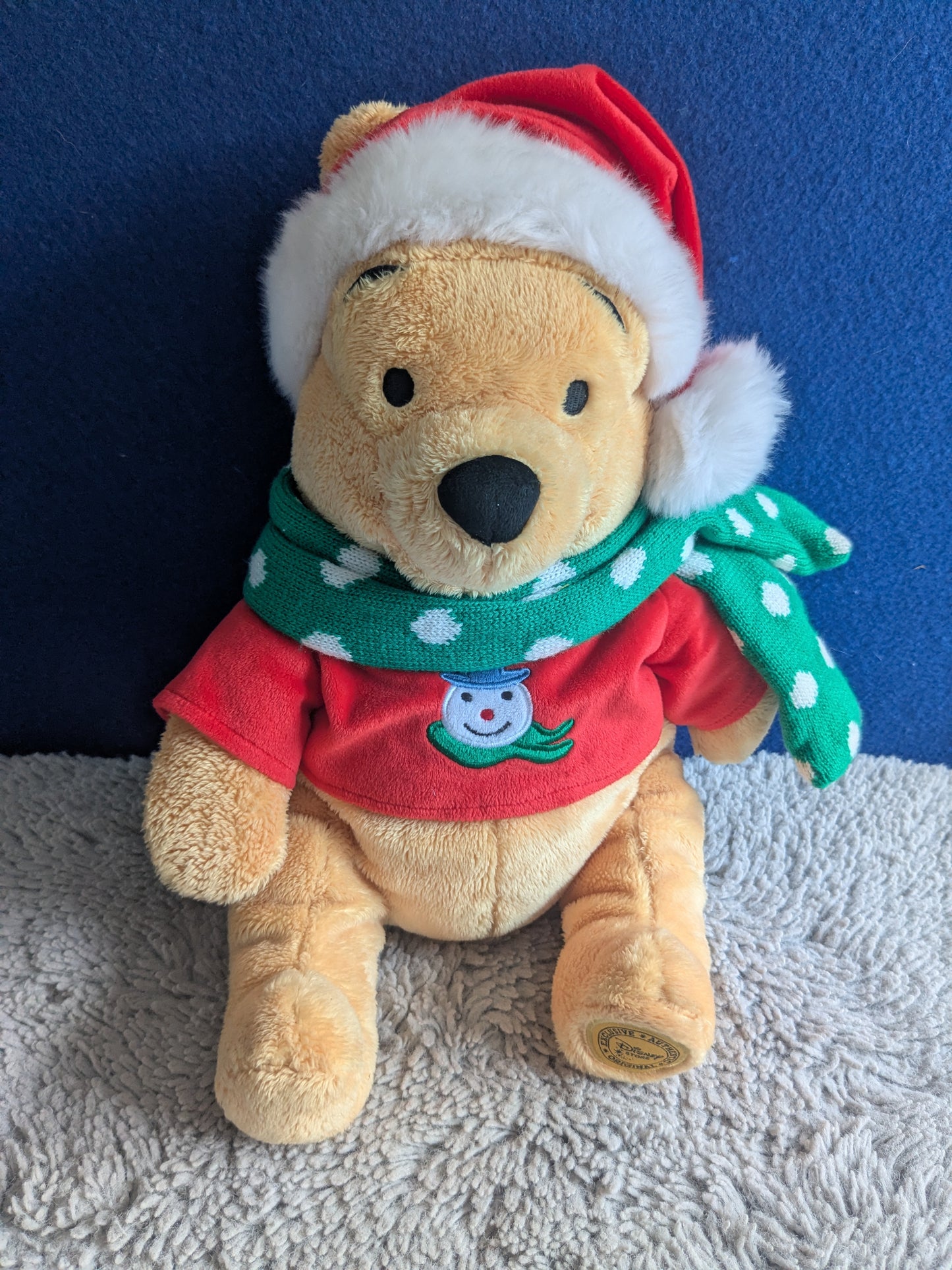 Disney Exclusive Winne the Pooh Christmas 16" Plush