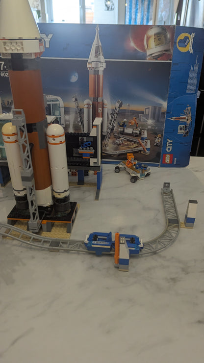 Lego City 60228 Deep Space Rocket and Launch Control
